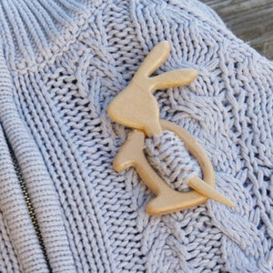 Brooch Pin with Wooden Animal Pattern