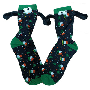 Couple love magnet holding hands socks