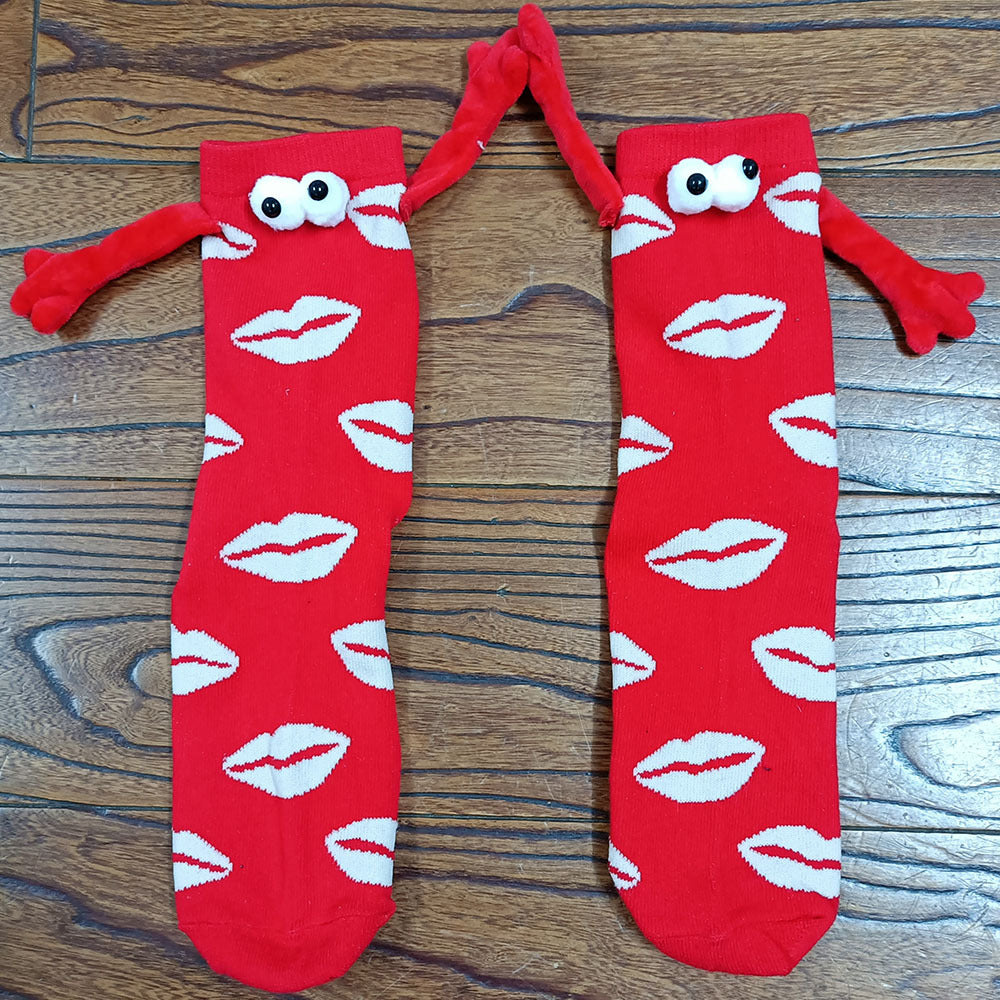 Couple love magnet holding hands socks