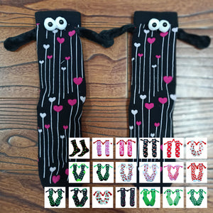 Couple love magnet holding hands socks